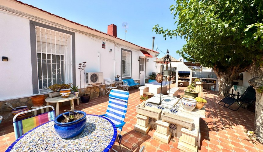 Återförsäljning - Villa -
Dolores - Comunidad Valenciana