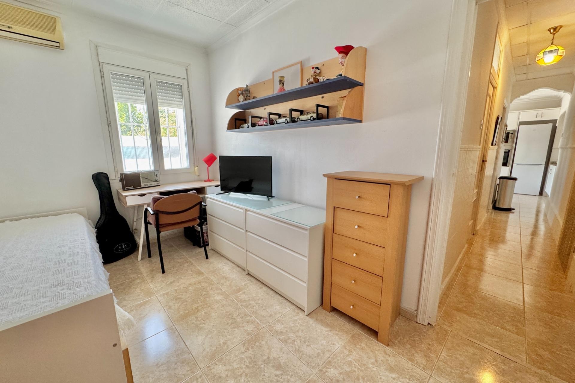 Återförsäljning - Villa -
Dolores - Comunidad Valenciana