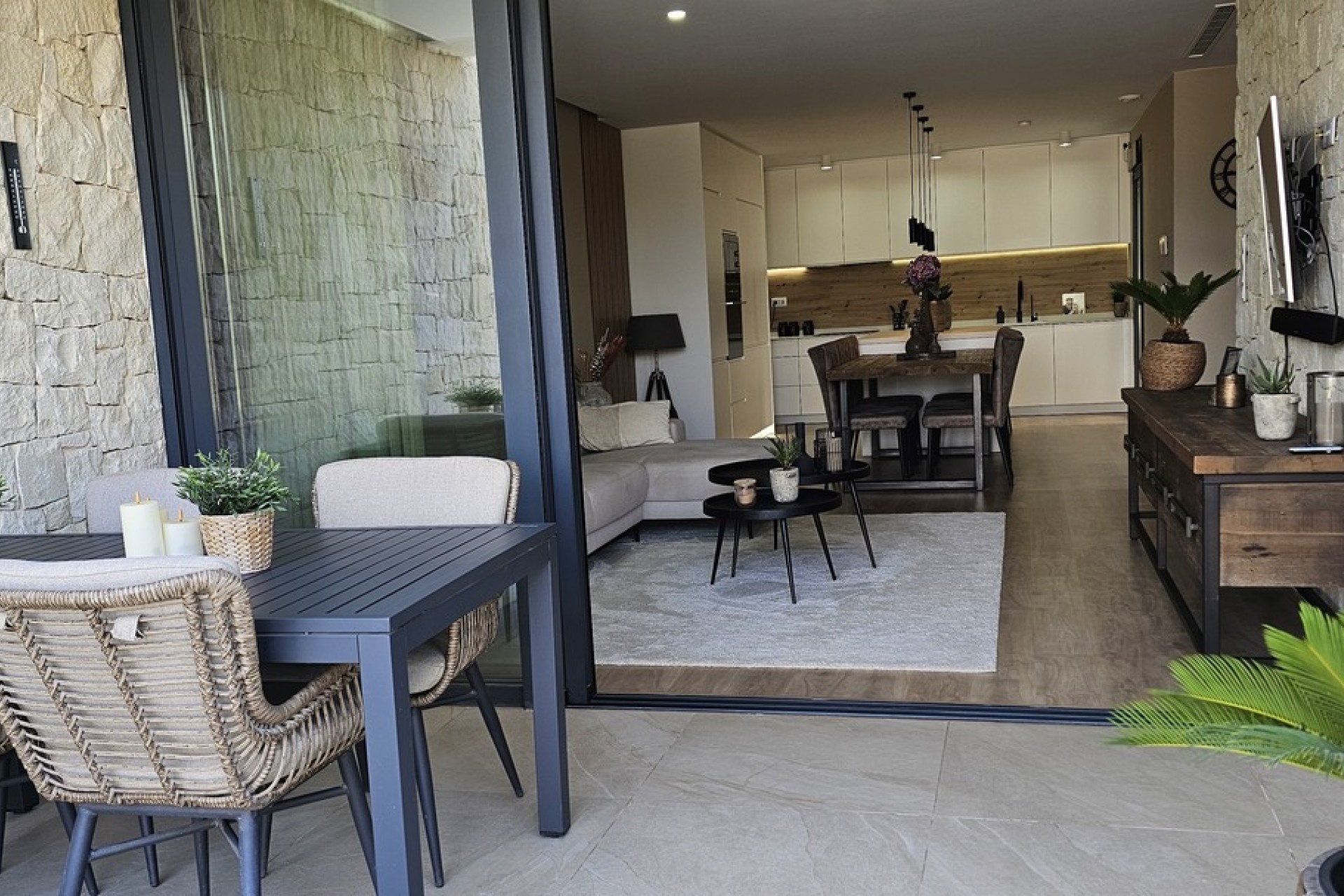 Återförsäljning - Villa -
Dolores - Sector 4