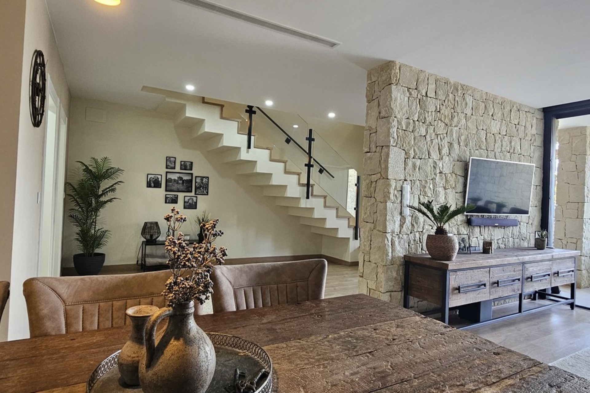 Återförsäljning - Villa -
Dolores - Sector 4