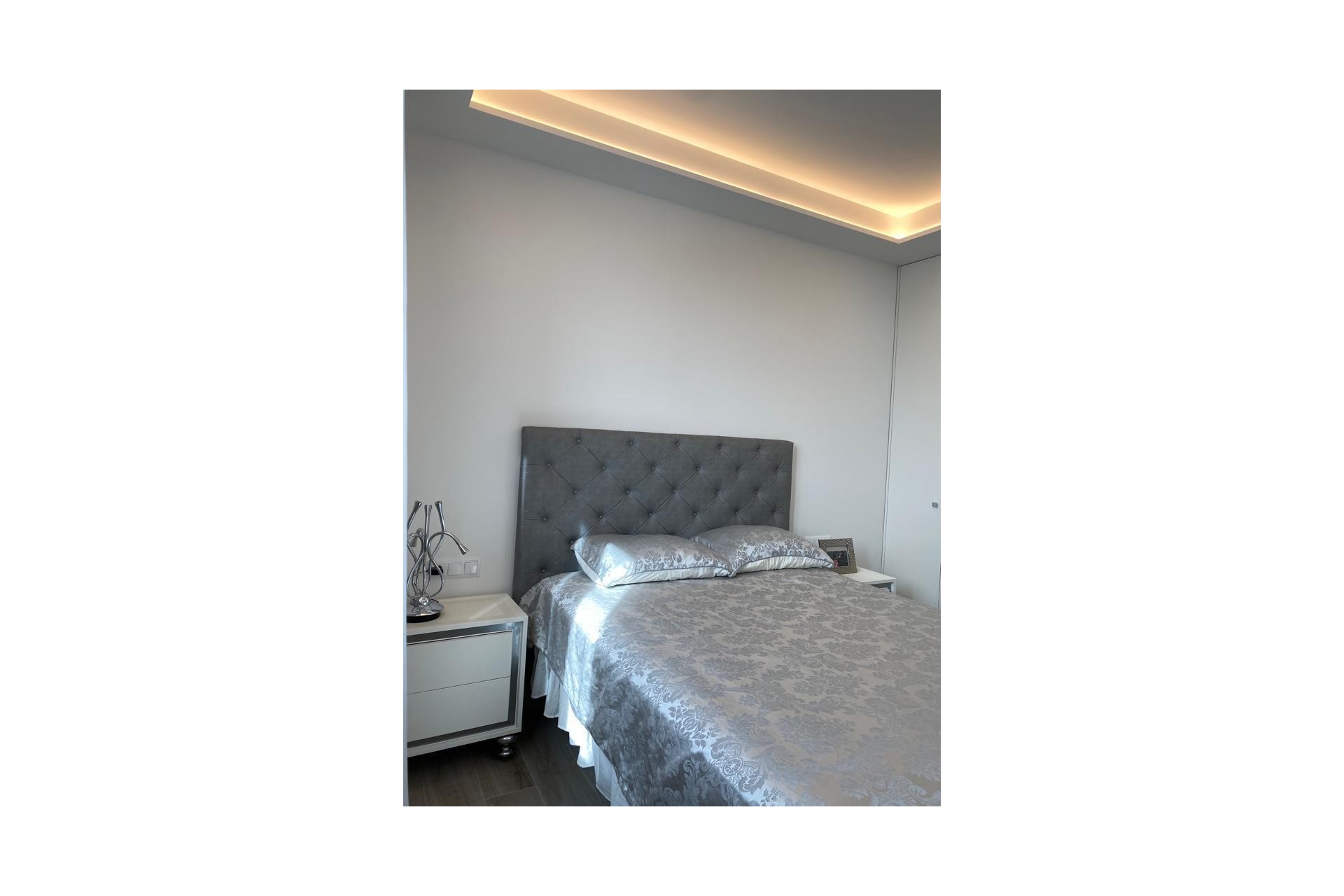 Återförsäljning - Villa -
El Campello - Costa Blanca