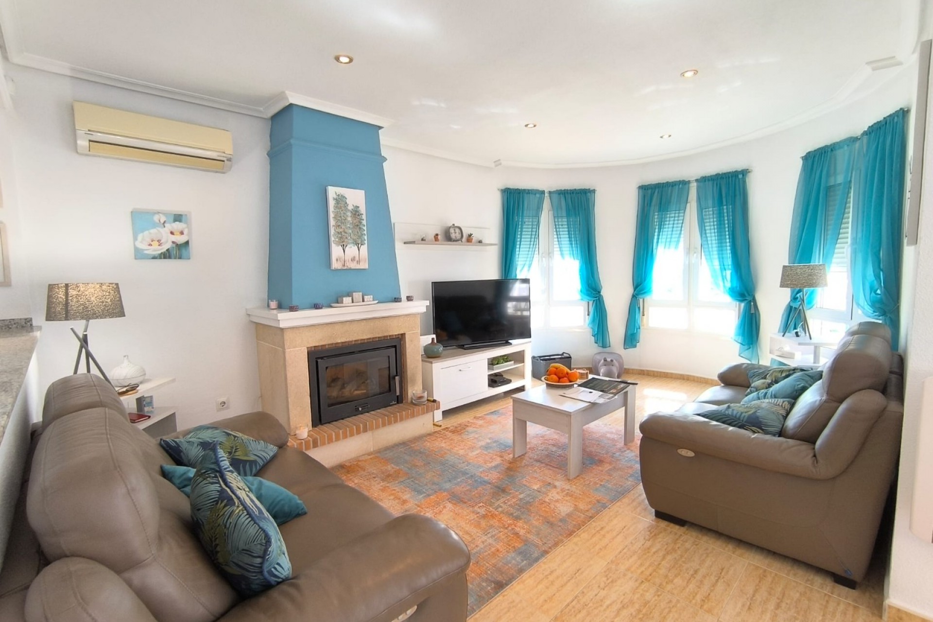 Återförsäljning - Villa -
El Raso - Costa Blanca