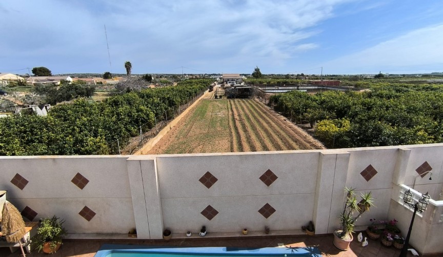 Återförsäljning - Villa -
El Raso - Costa Blanca