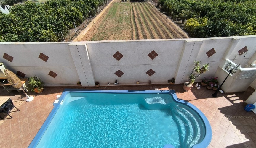 Återförsäljning - Villa -
El Raso - Costa Blanca