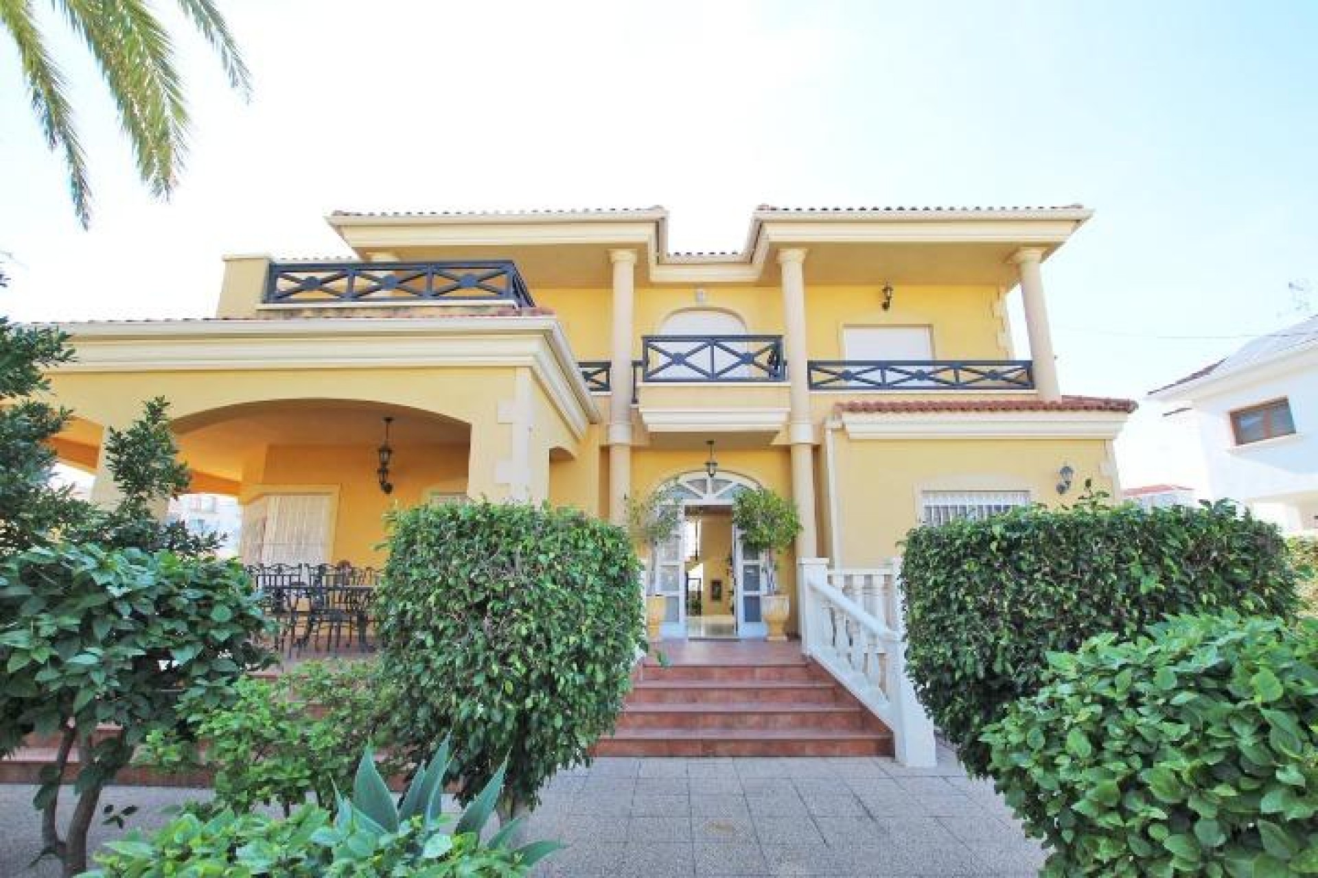 Återförsäljning - Villa -
Elche - Altabix