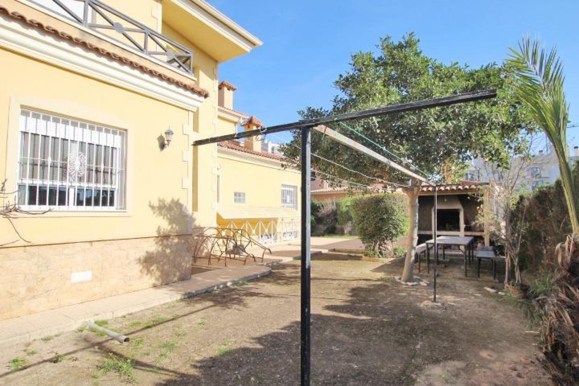 Återförsäljning - Villa -
Elche - Altabix