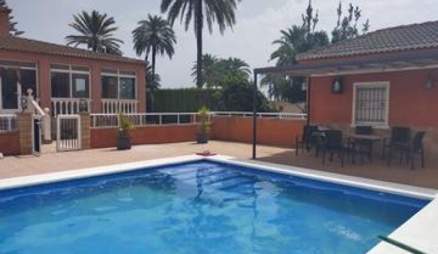 Återförsäljning - Villa -
Elche - Costa Blanca