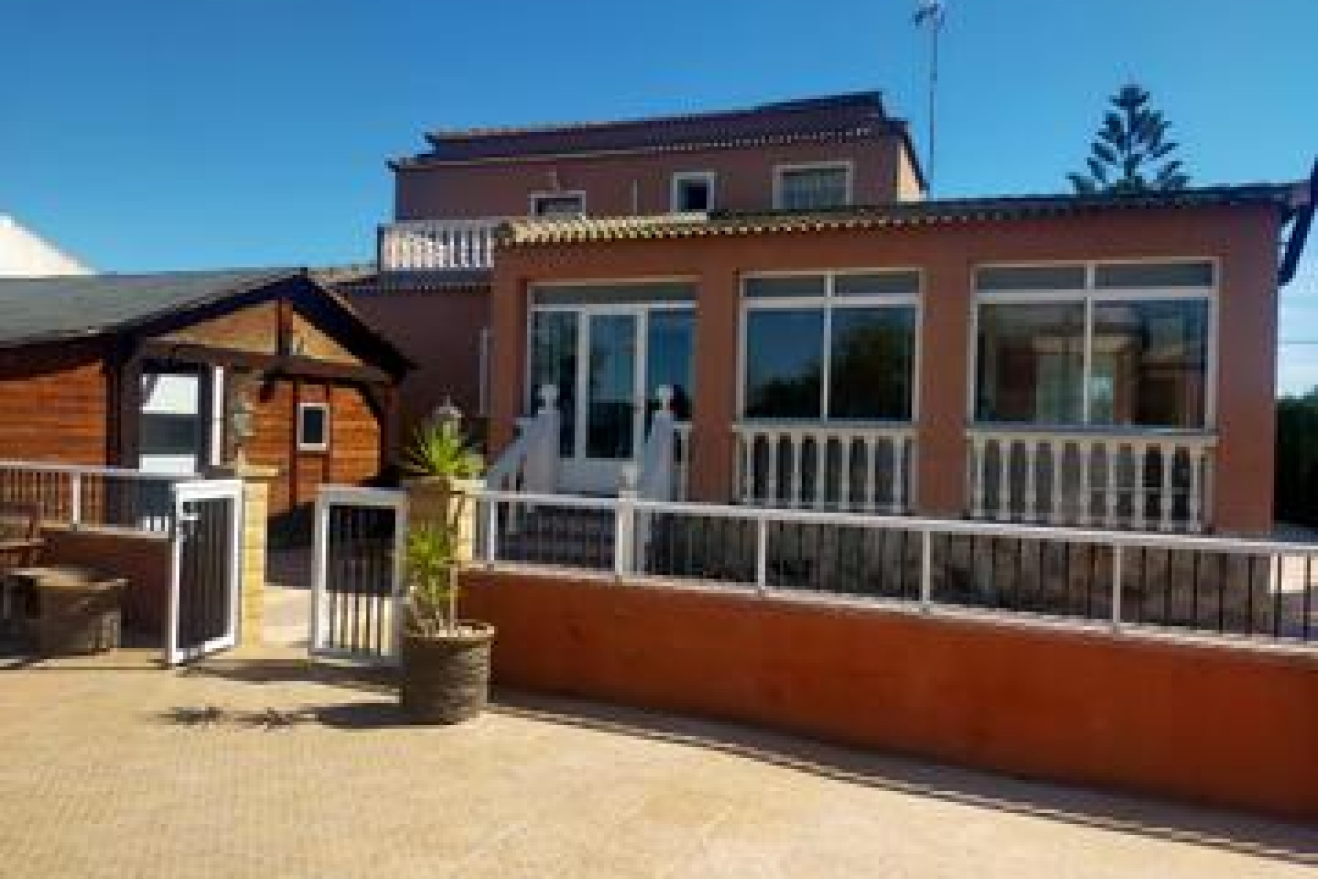 Återförsäljning - Villa -
Elche - Costa Blanca