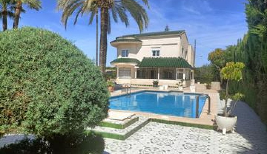 Återförsäljning - Villa -
Elche - Costa Blanca