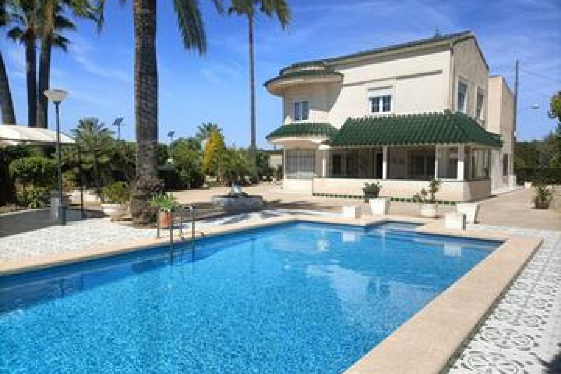 Återförsäljning - Villa -
Elche - Costa Blanca