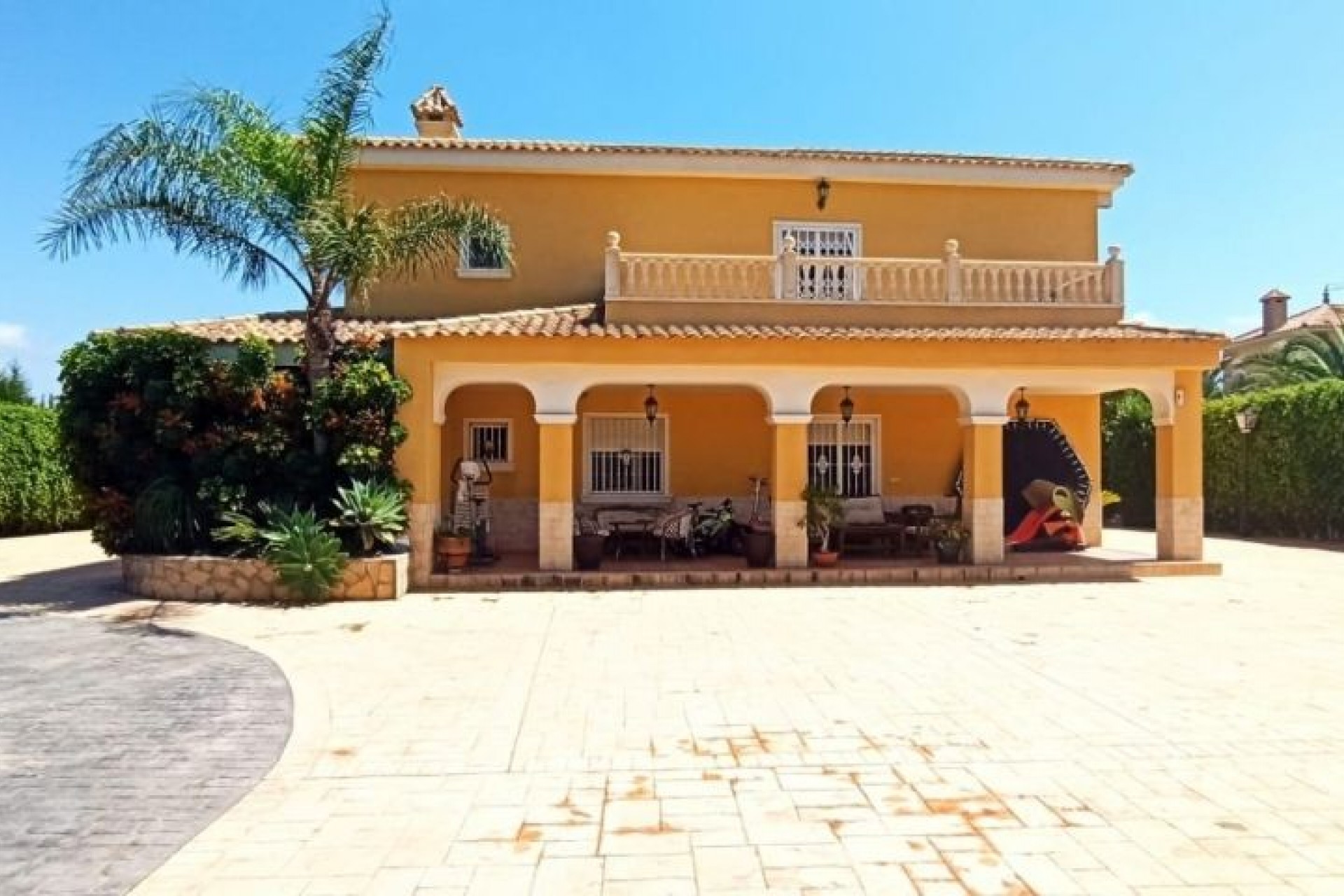 Återförsäljning - Villa -
Elche - Costa Blanca