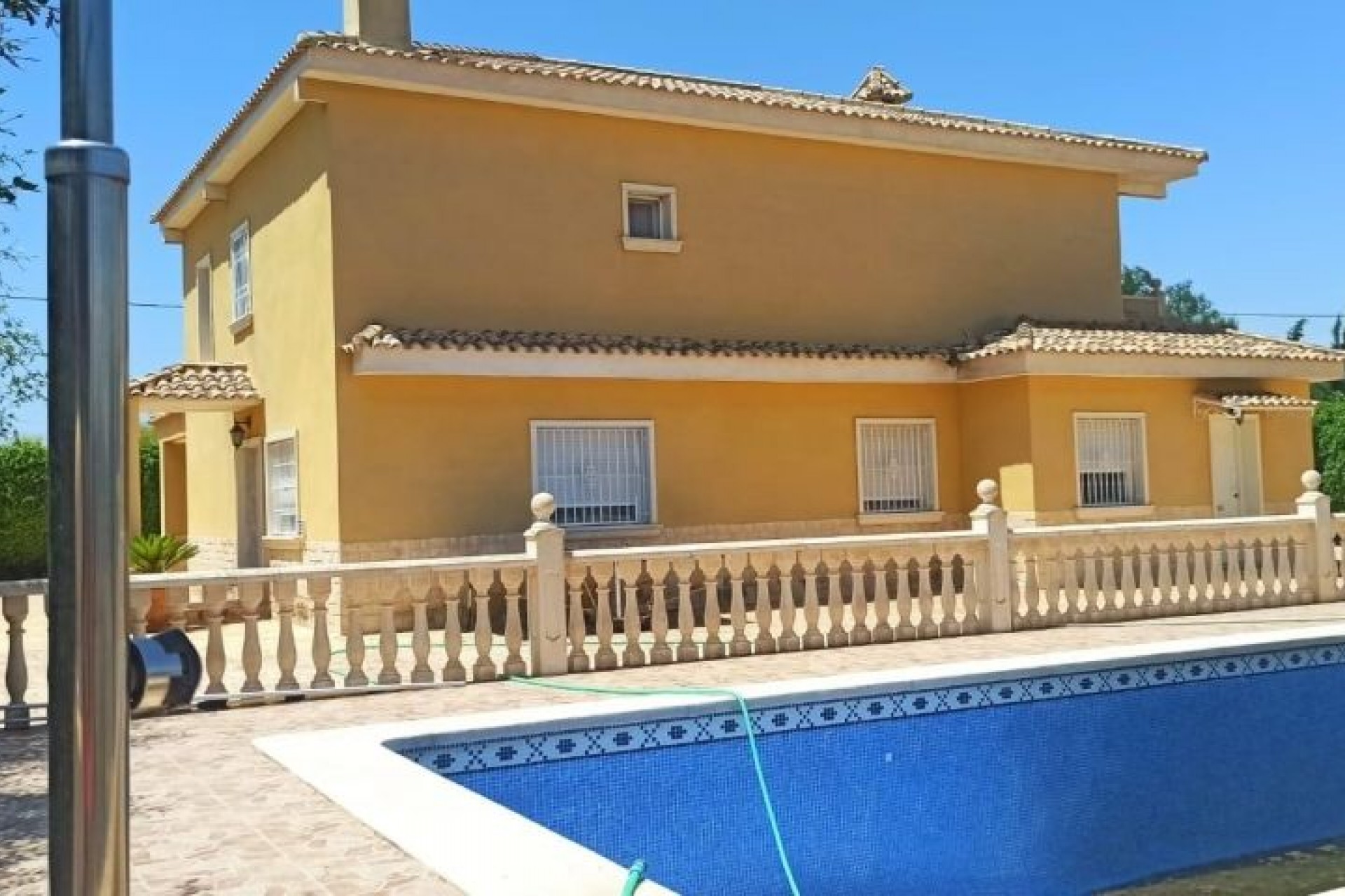 Återförsäljning - Villa -
Elche - Costa Blanca