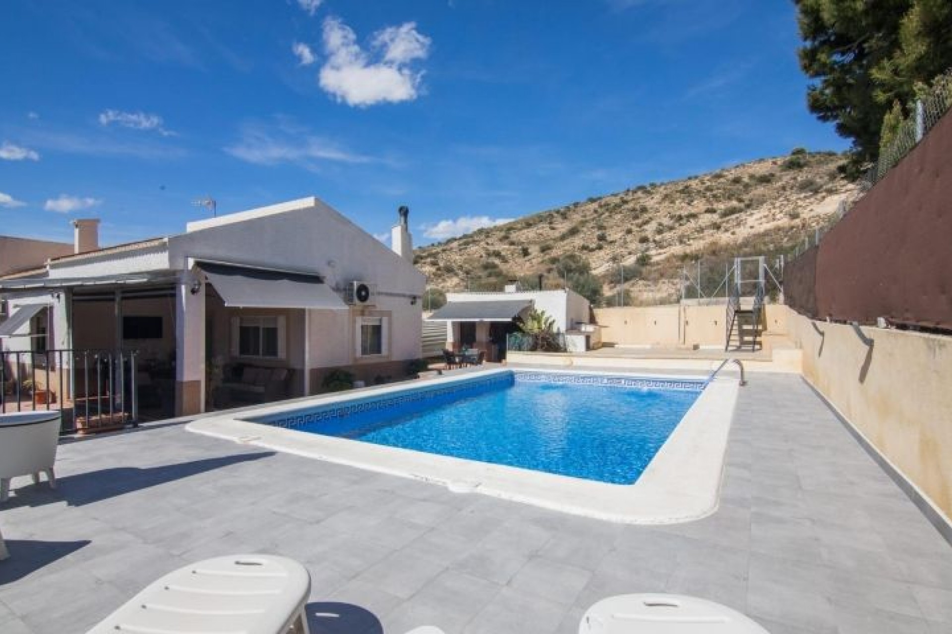 Återförsäljning - Villa -
Elche - Costa Blanca