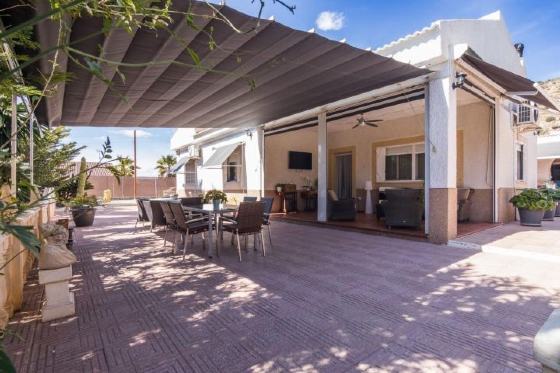 Återförsäljning - Villa -
Elche - Costa Blanca