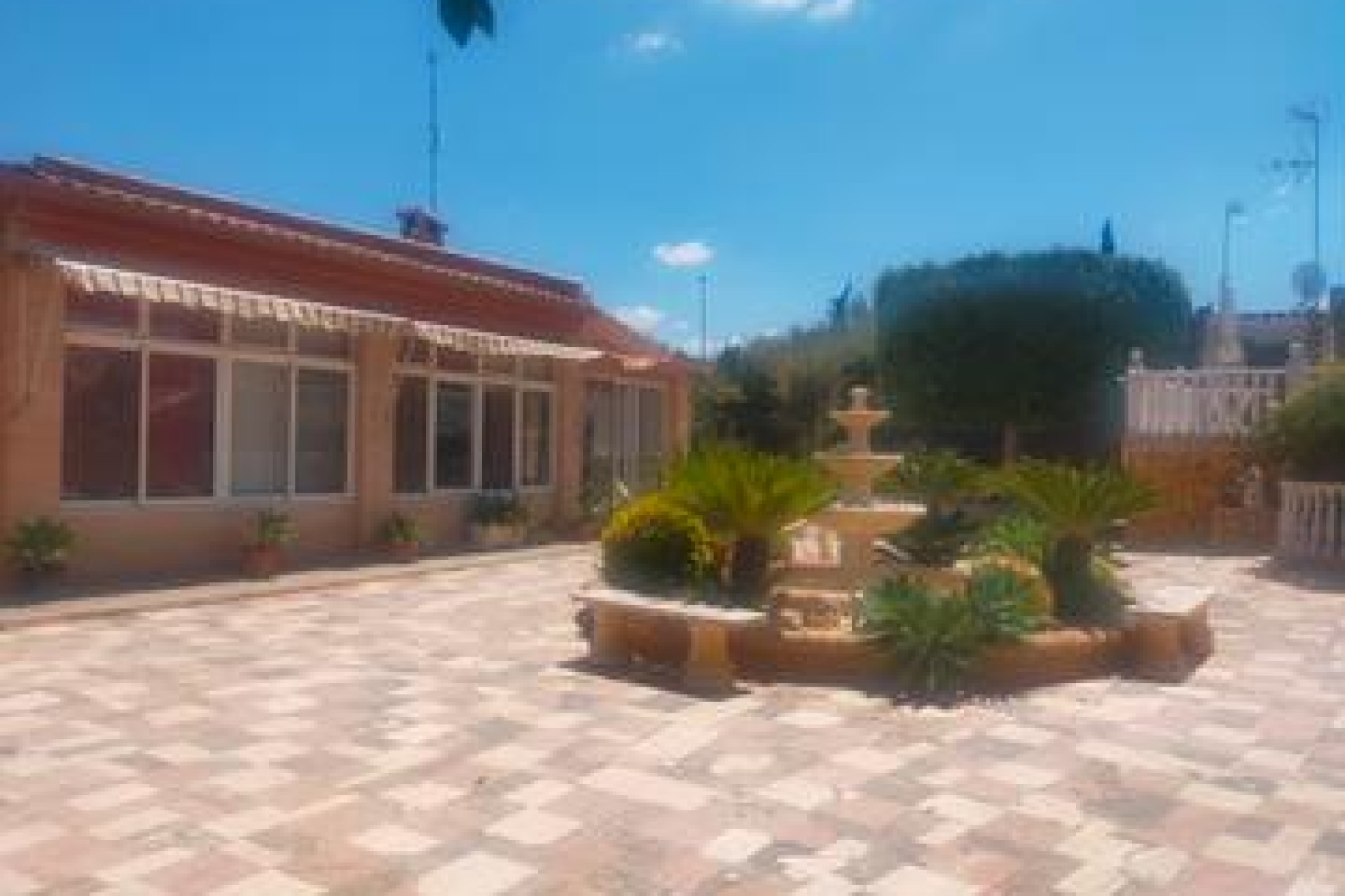 Återförsäljning - Villa -
Elche - Costa Blanca