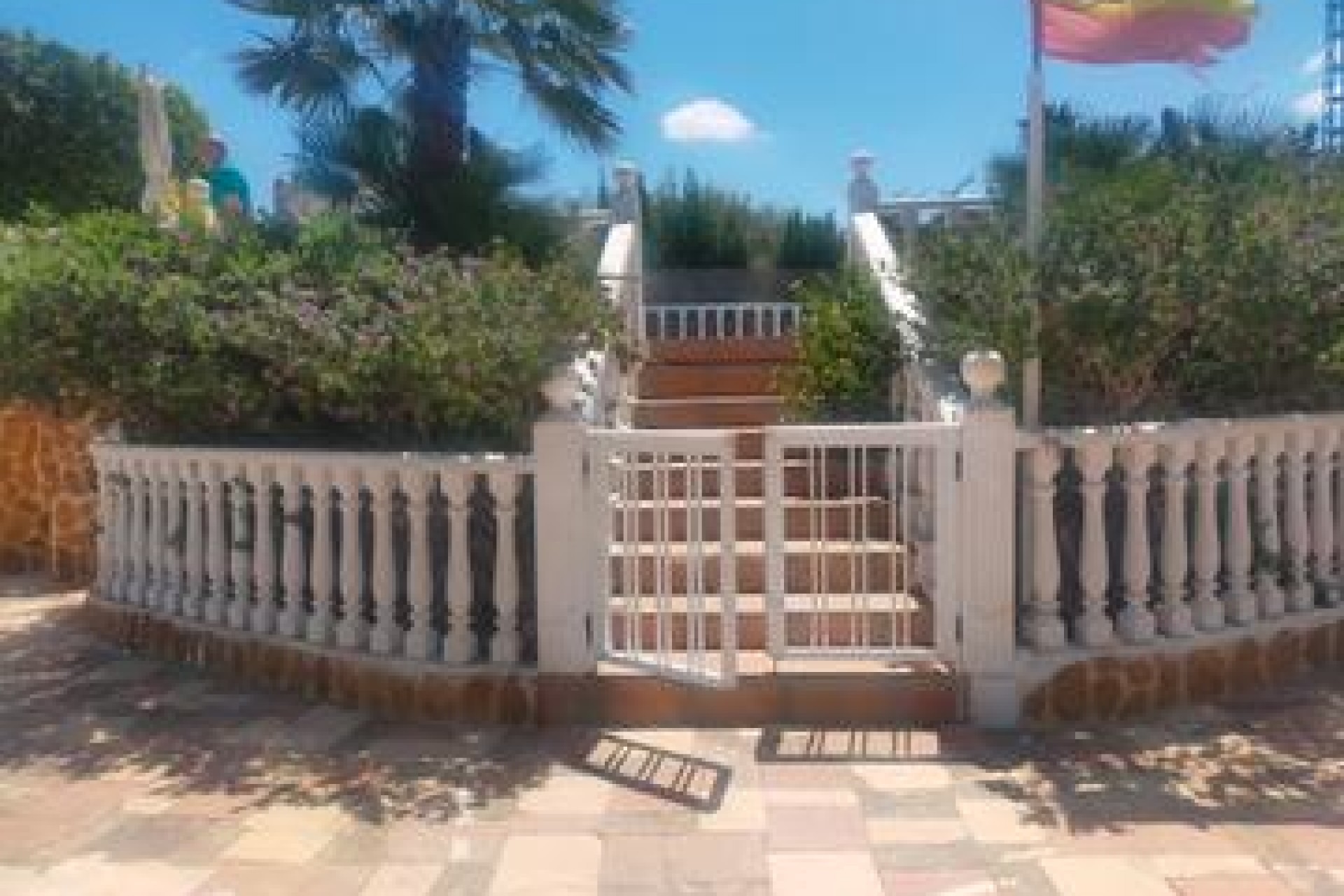 Återförsäljning - Villa -
Elche - Costa Blanca