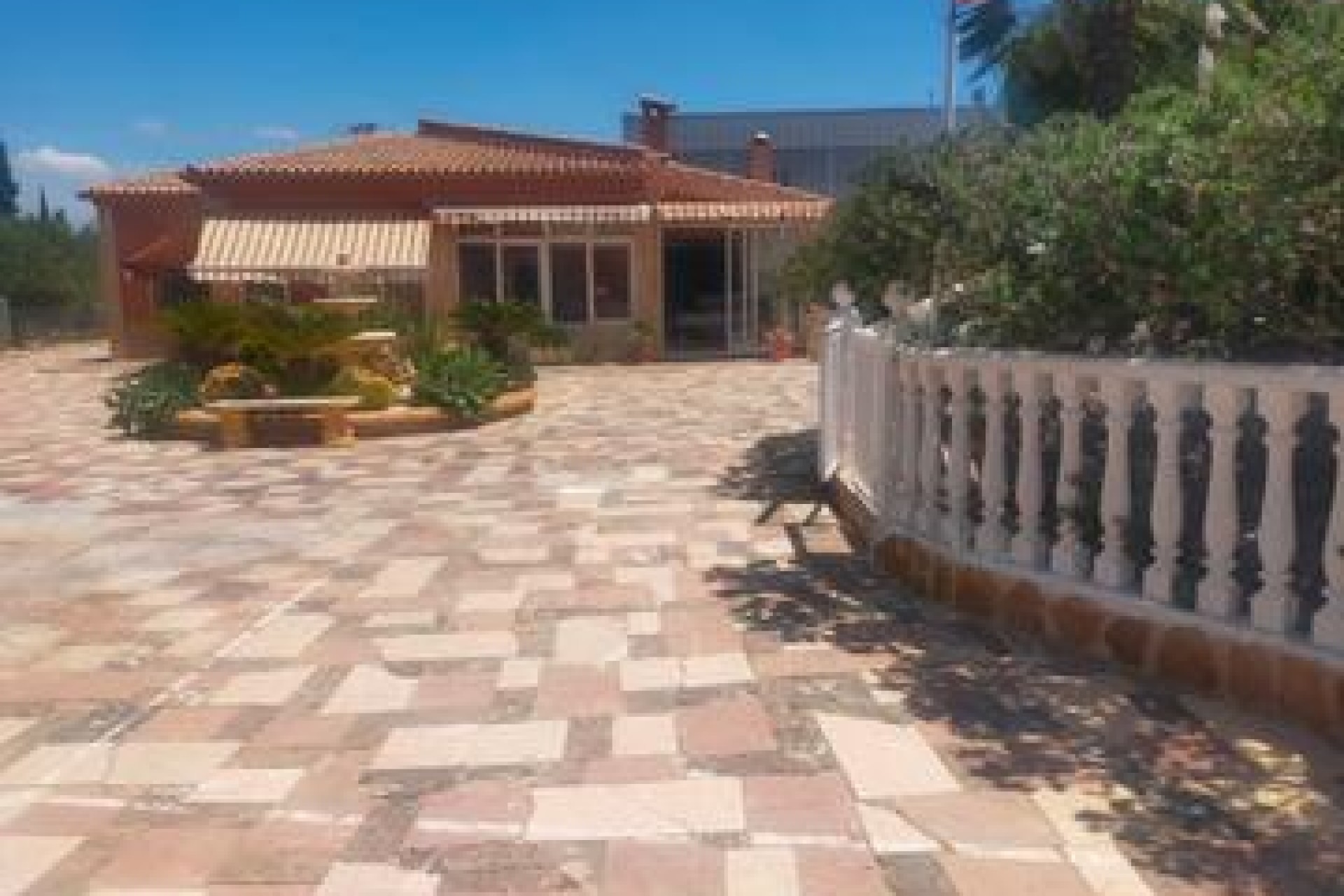 Återförsäljning - Villa -
Elche - Costa Blanca