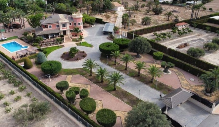 Återförsäljning - Villa -
Elche - Costa Blanca