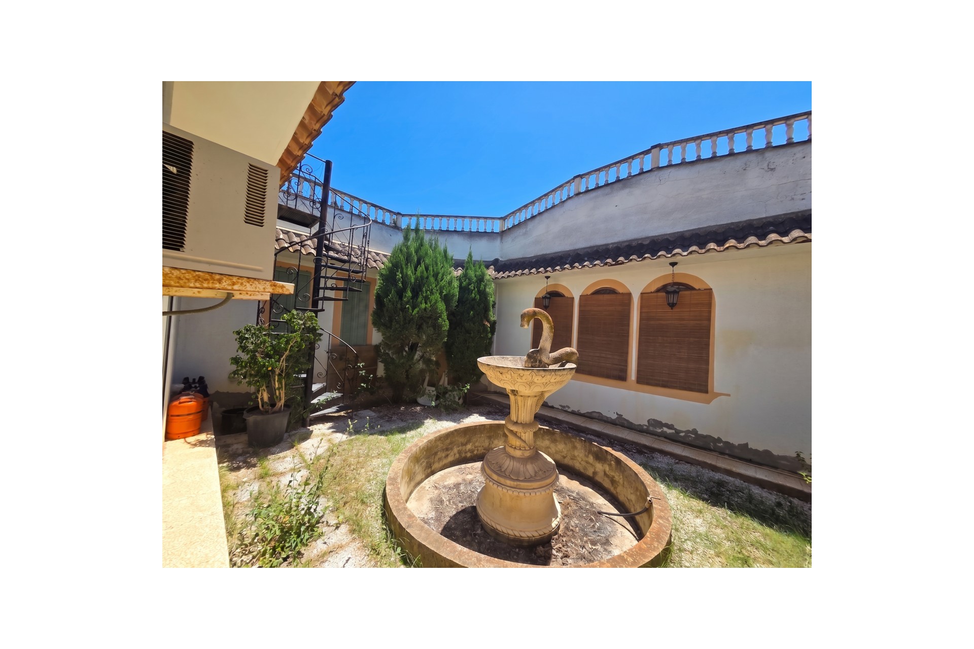 Återförsäljning - Villa -
Elche - Costa Blanca
