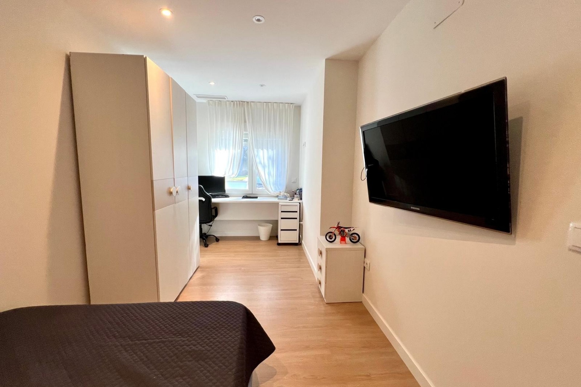 Återförsäljning - Villa -
Elda - Inland