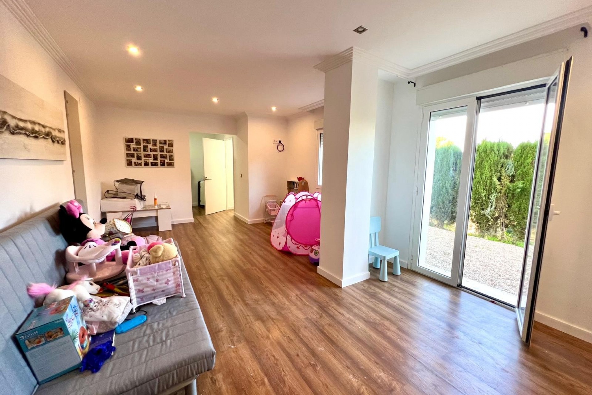 Återförsäljning - Villa -
Elda - Inland