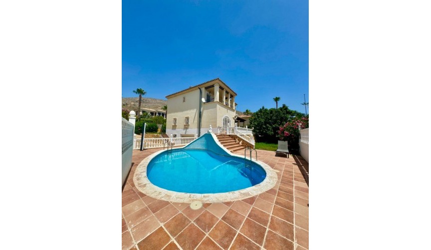 Återförsäljning - Villa -
Finestrat - Costa Blanca