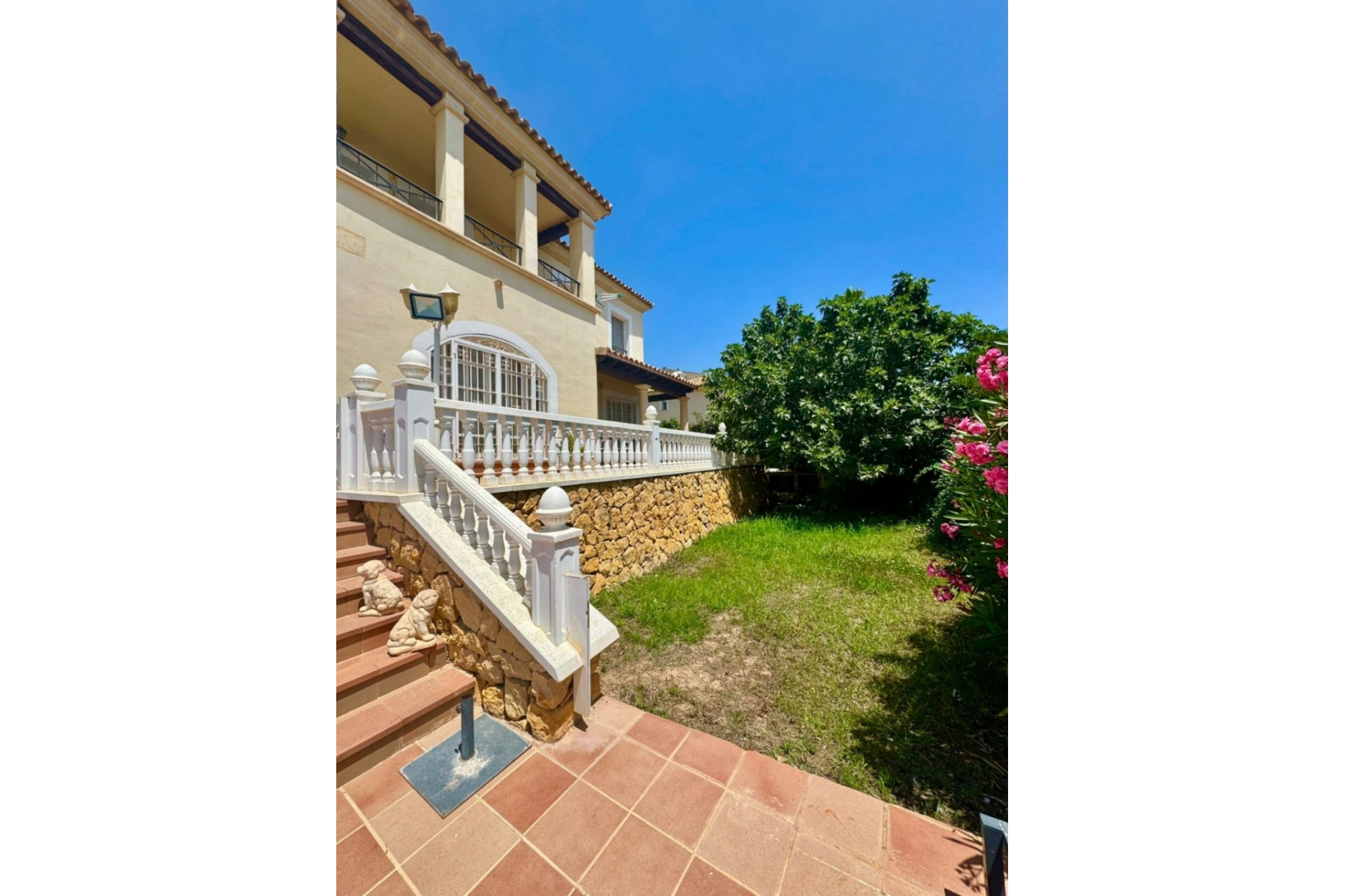 Återförsäljning - Villa -
Finestrat - Costa Blanca