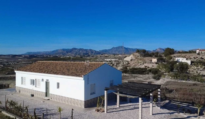 Återförsäljning - Villa -
Fortuna - Inland