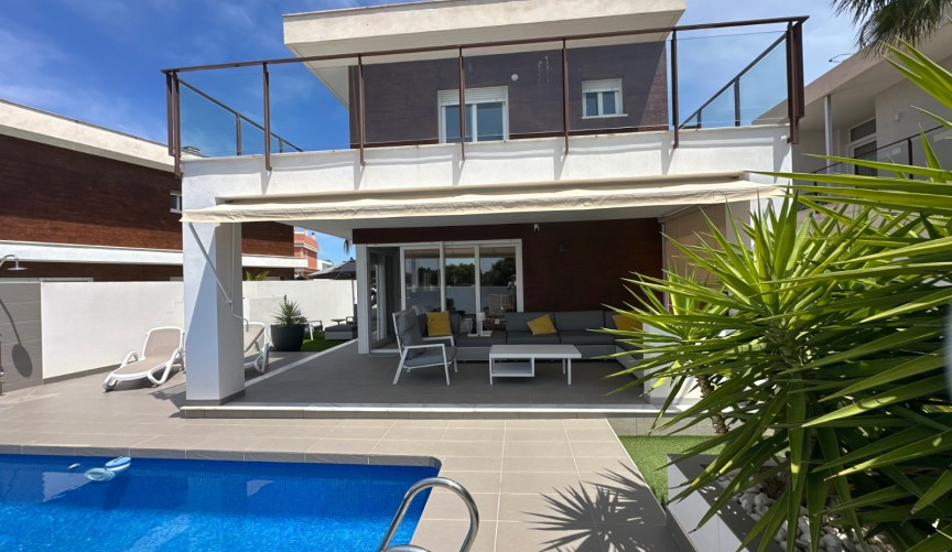 Återförsäljning - Villa -
Gran Alacant - Costa Blanca