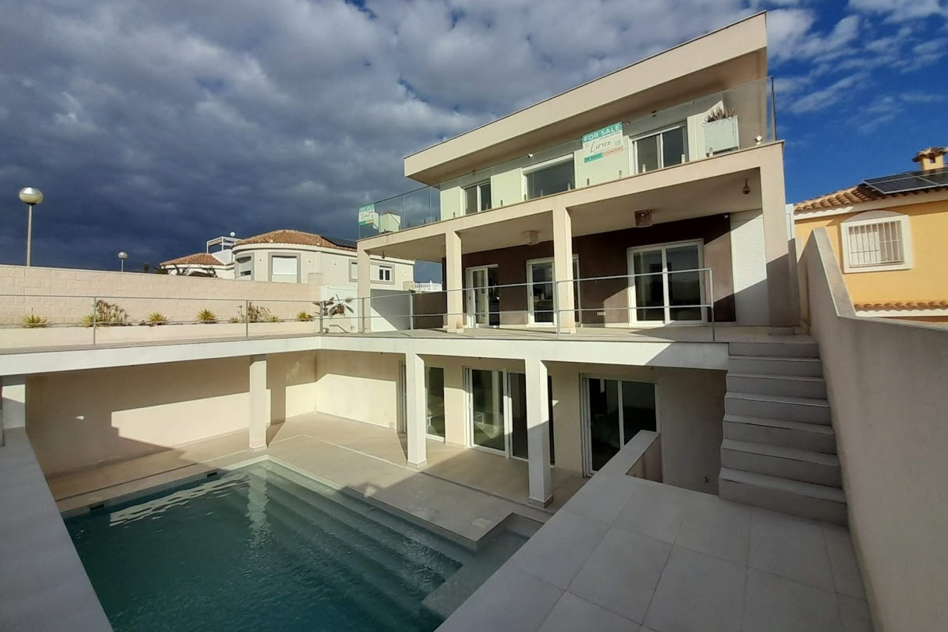 Återförsäljning - Villa -
Gran Alacant - Costa Blanca