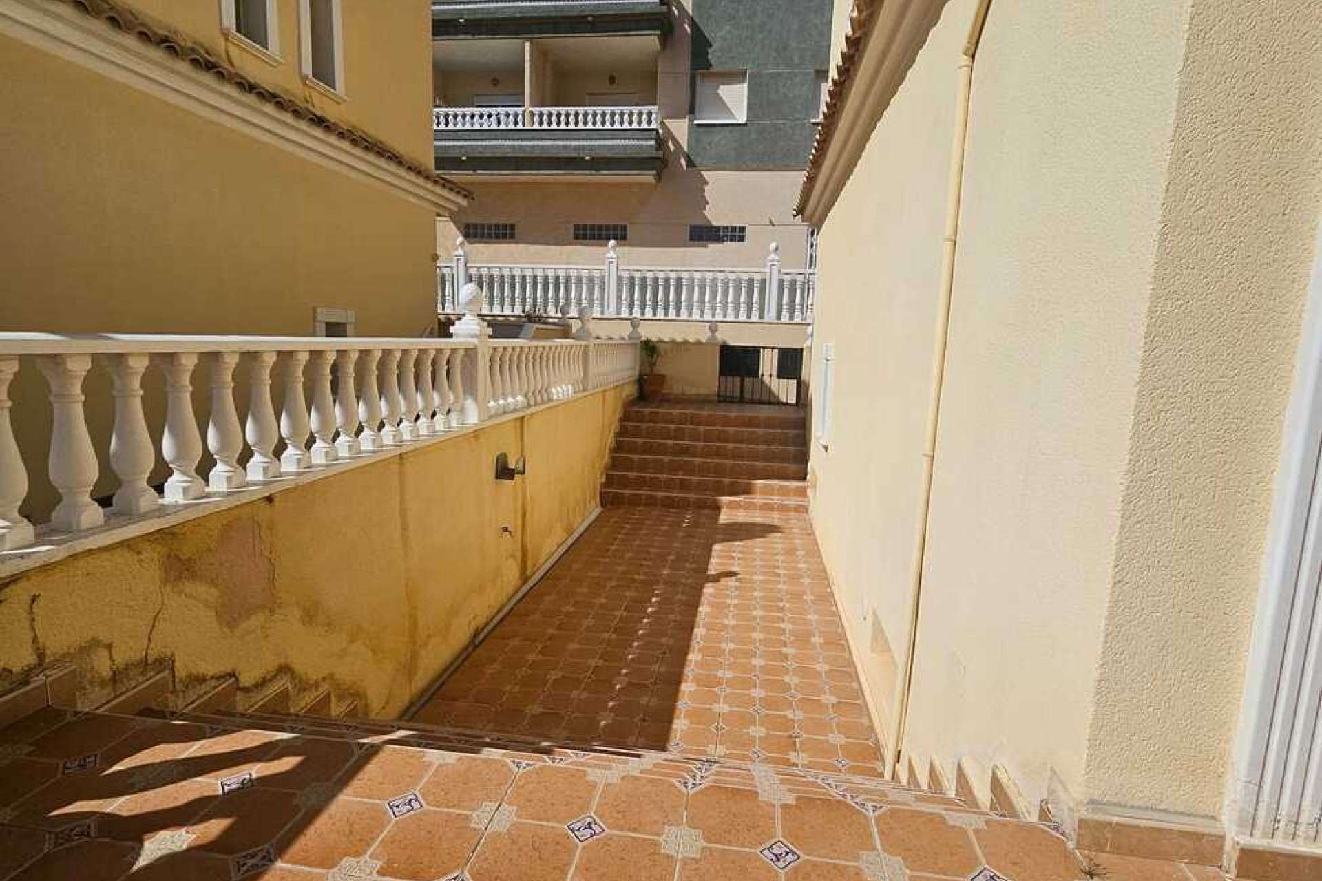 Återförsäljning - Villa -
Guardamar del Segura - Campomar