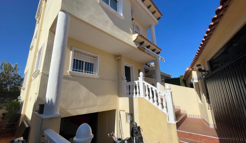 Återförsäljning - Villa -
Guardamar del Segura - Costa Blanca