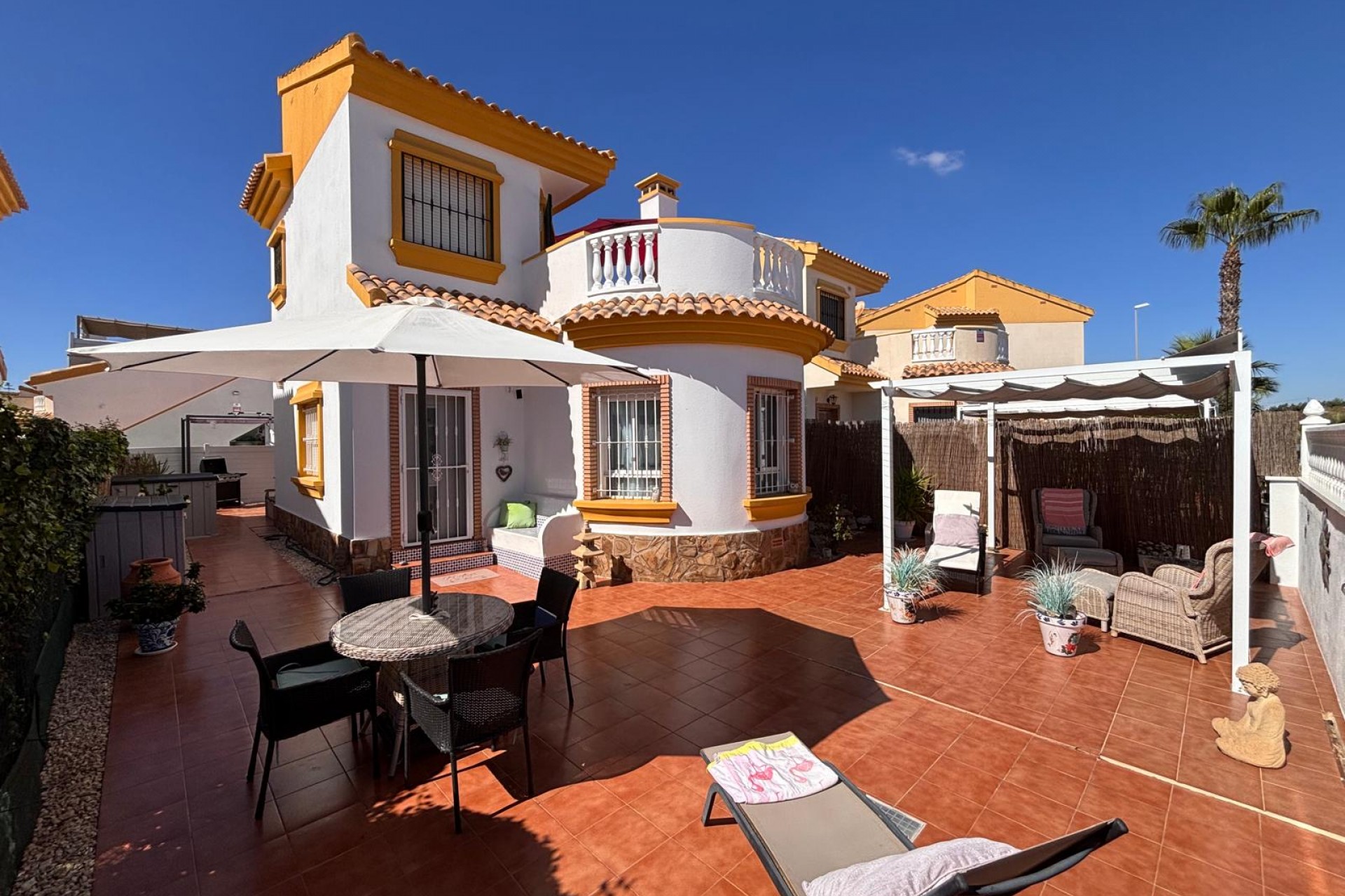 Återförsäljning - Villa -
Guardamar del Segura - Costa Blanca