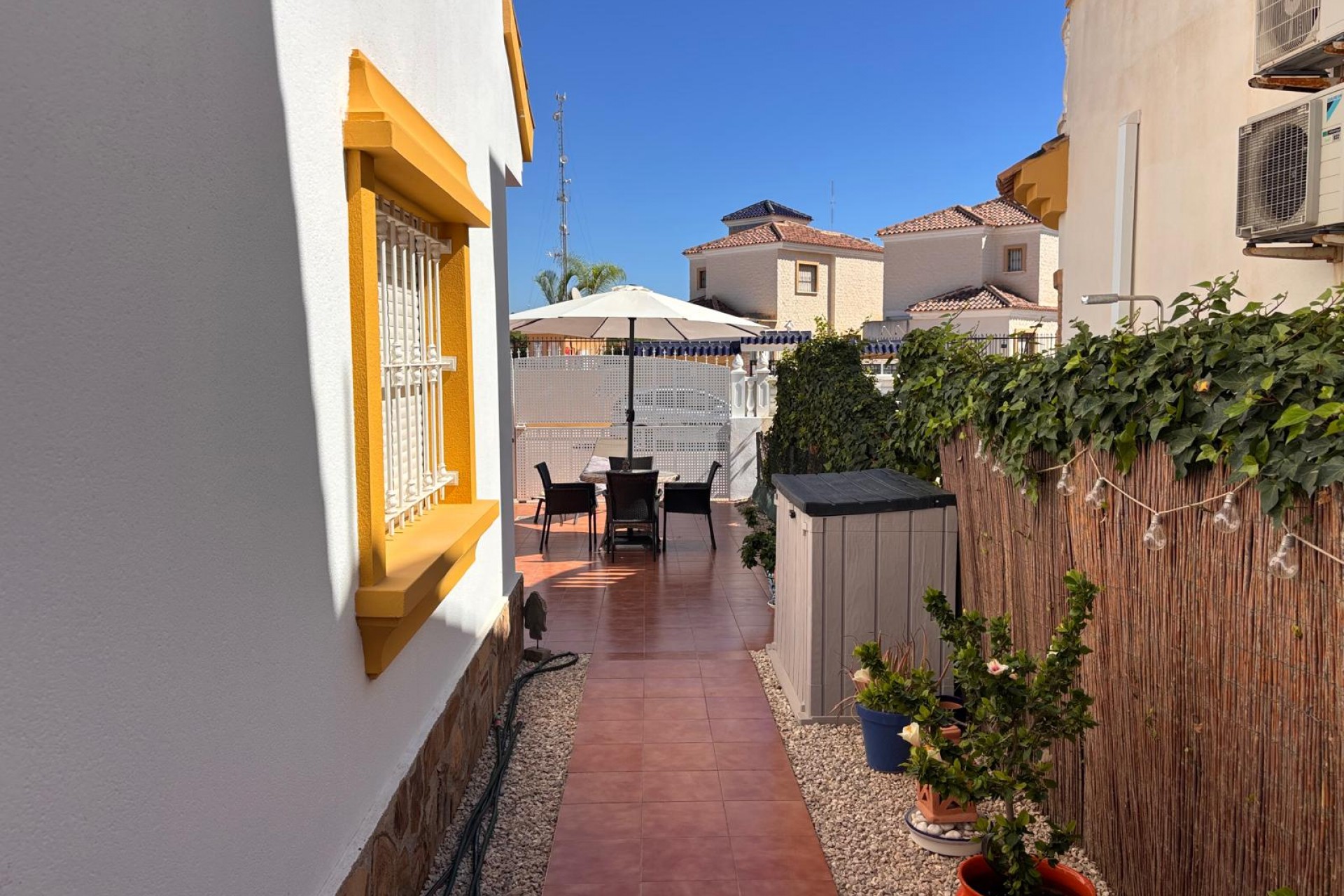 Återförsäljning - Villa -
Guardamar del Segura - Costa Blanca