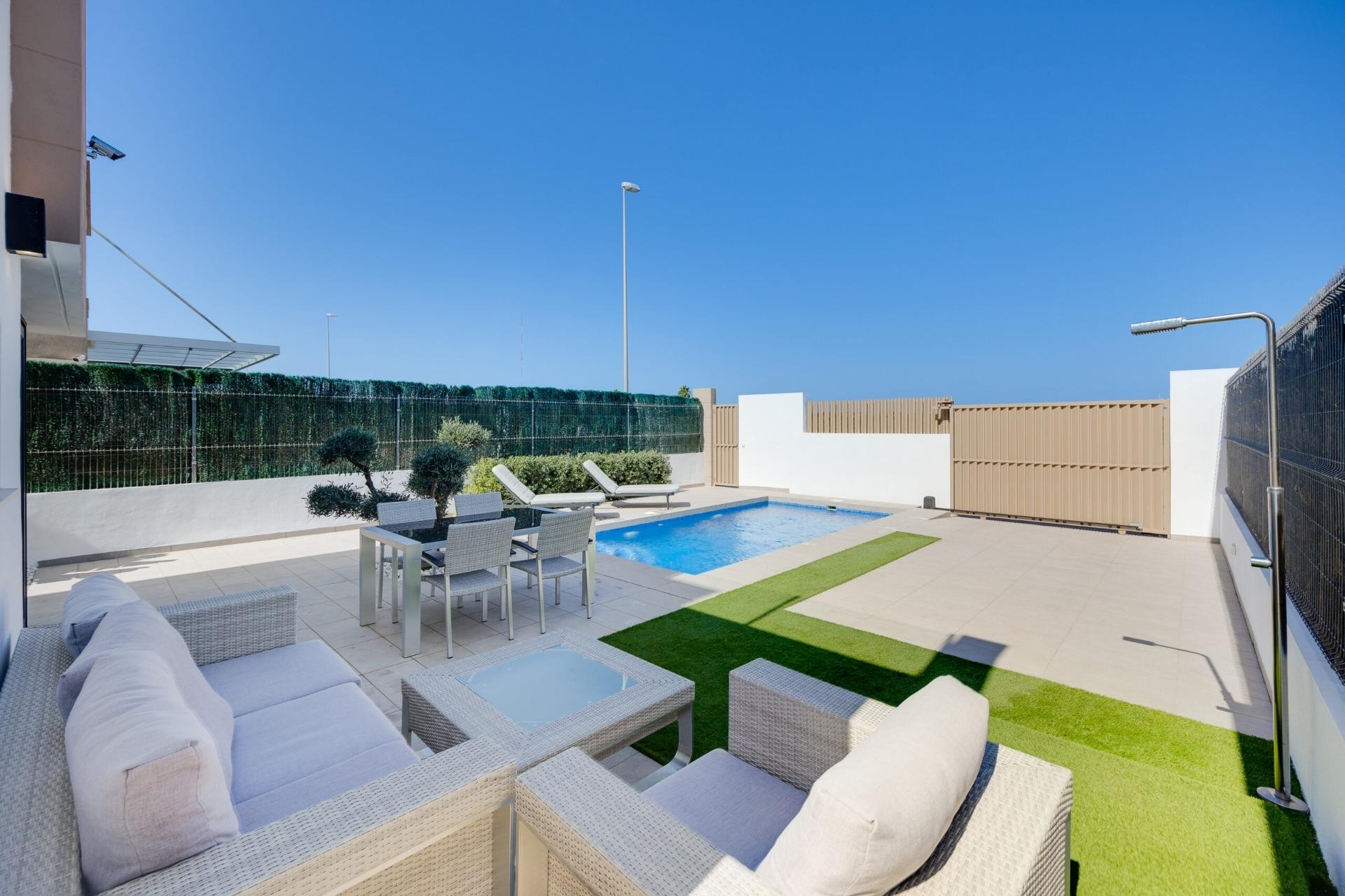Återförsäljning - Villa -
Guardamar del Segura - El Raso