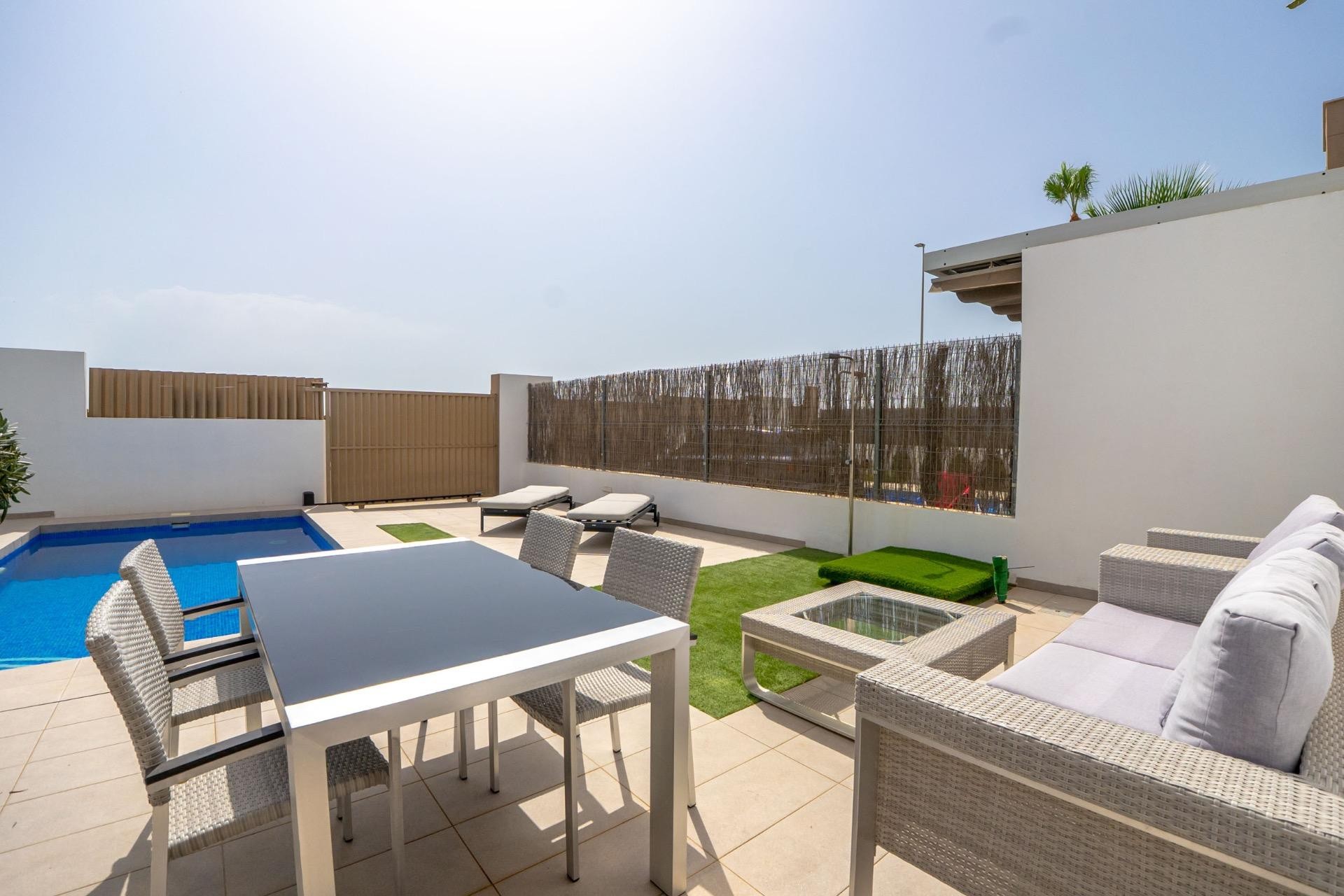 Återförsäljning - Villa -
Guardamar del Segura - El Raso