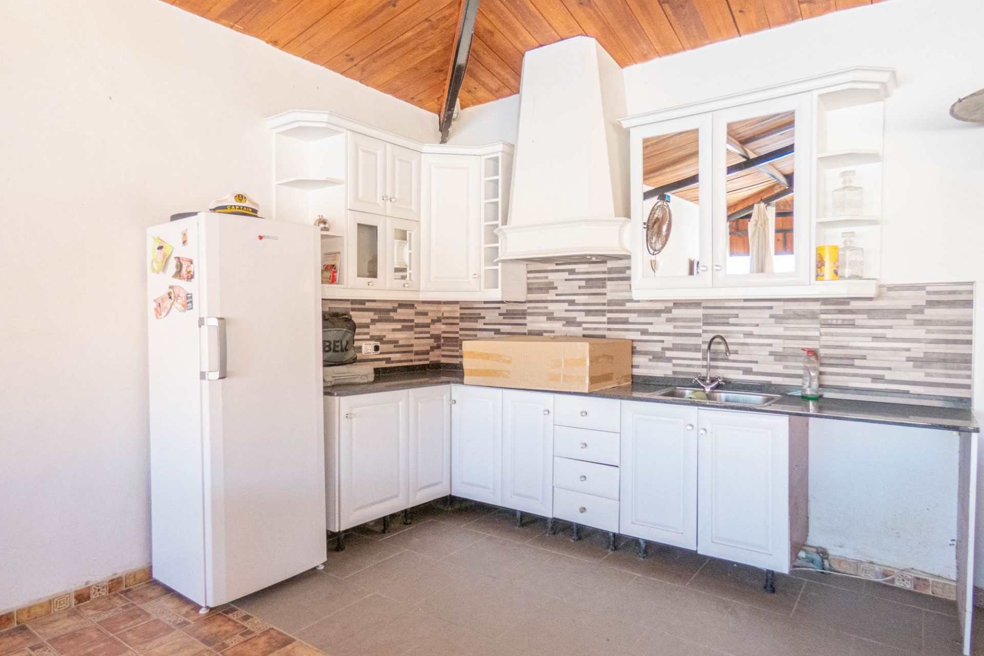 Återförsäljning - Villa -
Heredades - Costa Blanca