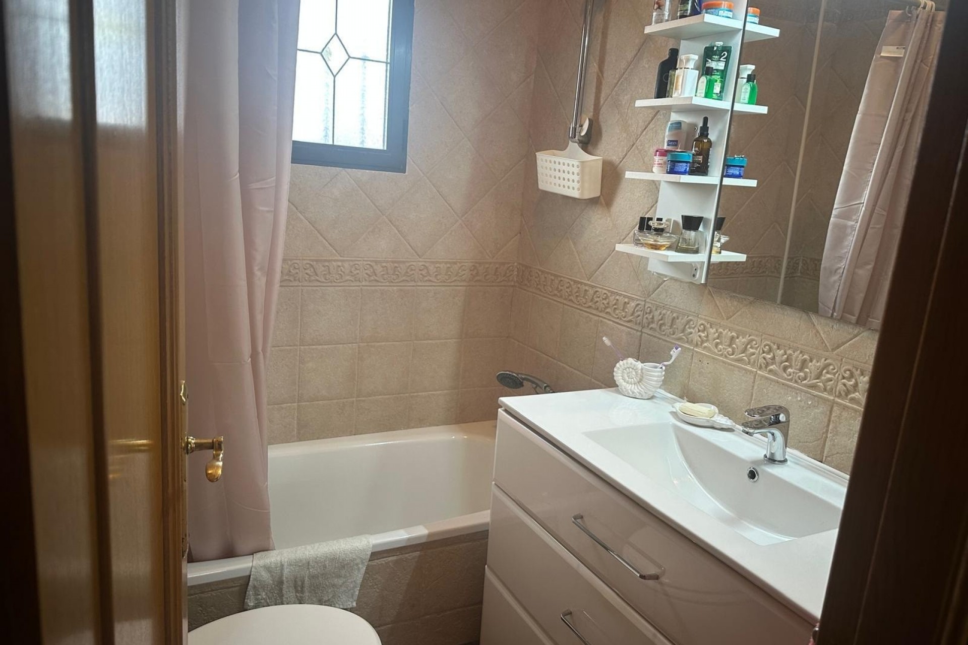 Återförsäljning - Villa -
Hondón de las Nieves - Inland