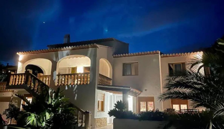 Återförsäljning - Villa -
Jávea - Costa Blanca