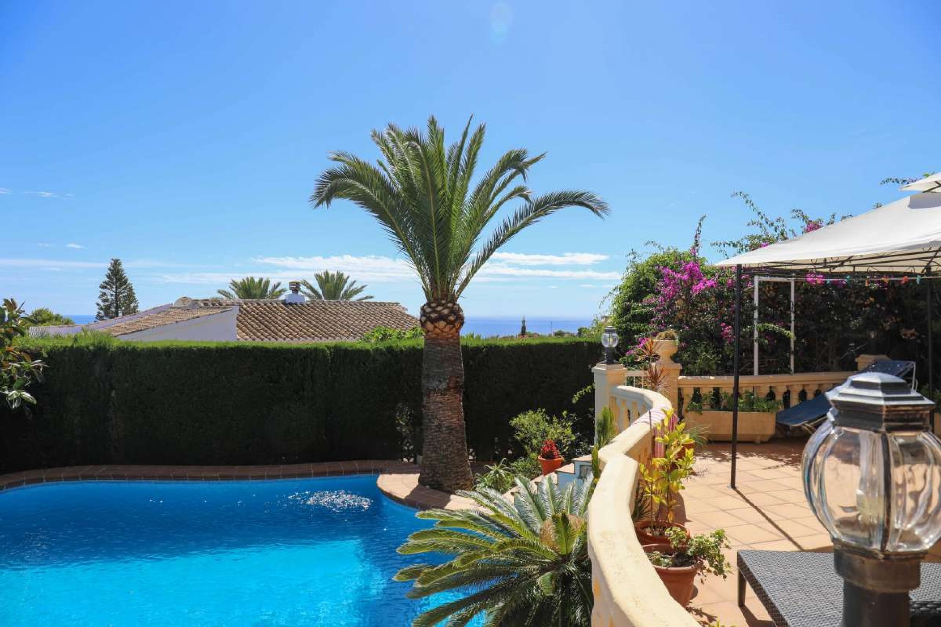 Återförsäljning - Villa -
Jávea - Costa Blanca