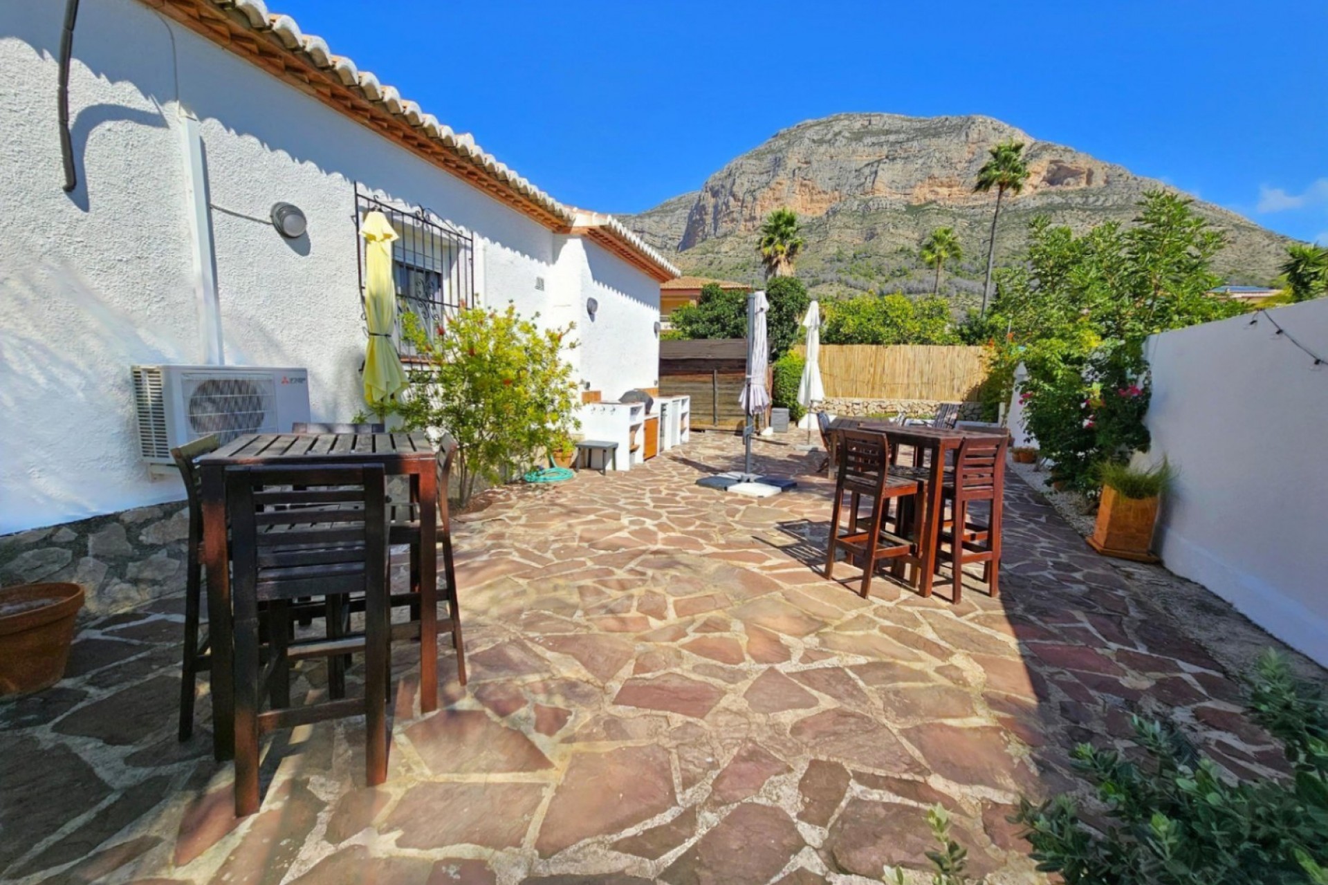 Återförsäljning - Villa -
Jávea - Costa Blanca