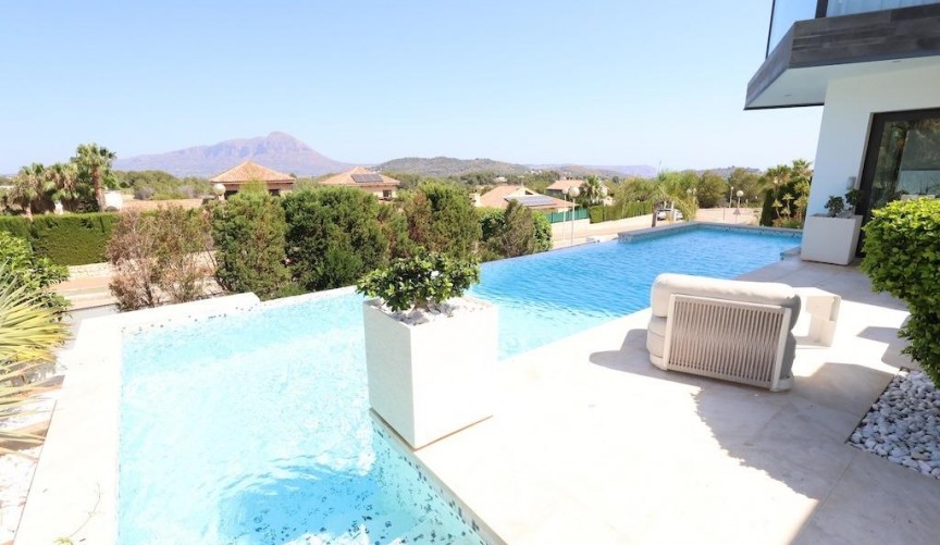 Återförsäljning - Villa -
Jávea - Costa Blanca