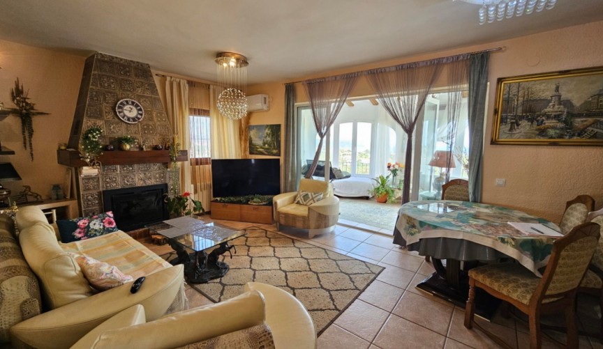 Återförsäljning - Villa -
Jávea - Costa Blanca