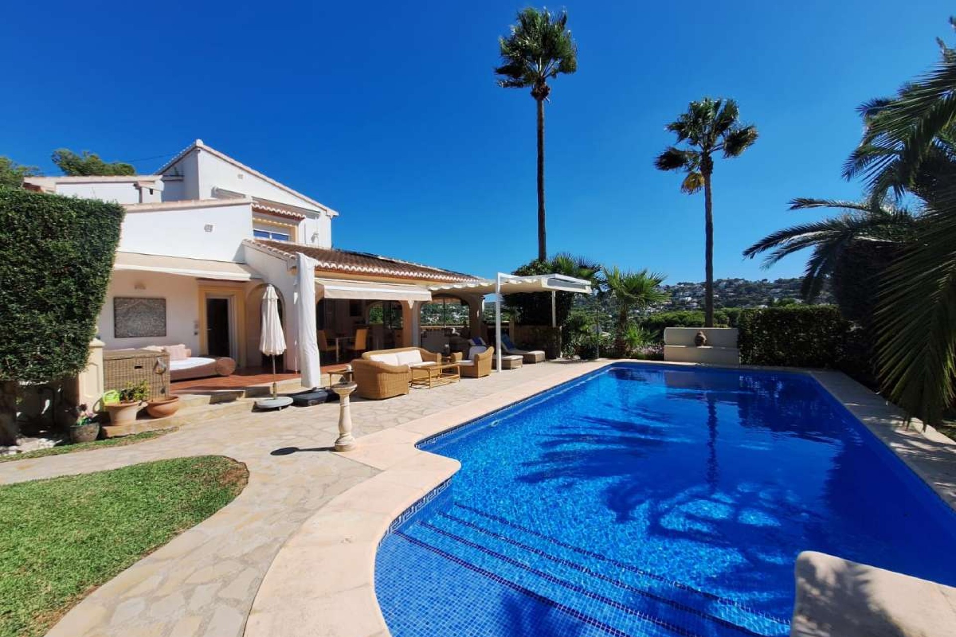 Återförsäljning - Villa -
Jávea - Costa Blanca