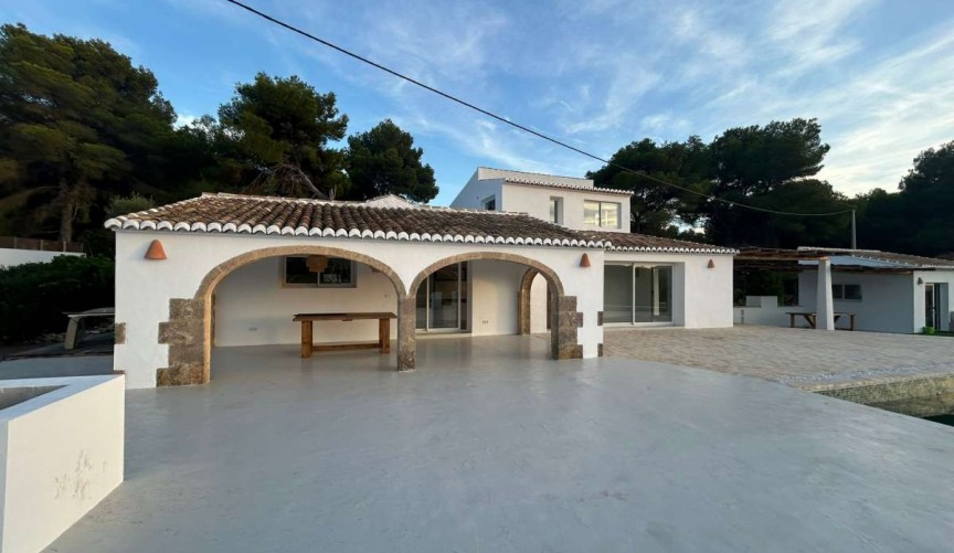 Återförsäljning - Villa -
Jávea - Costa Blanca