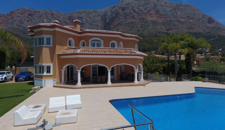 Återförsäljning - Villa -
Jávea - Costa Blanca