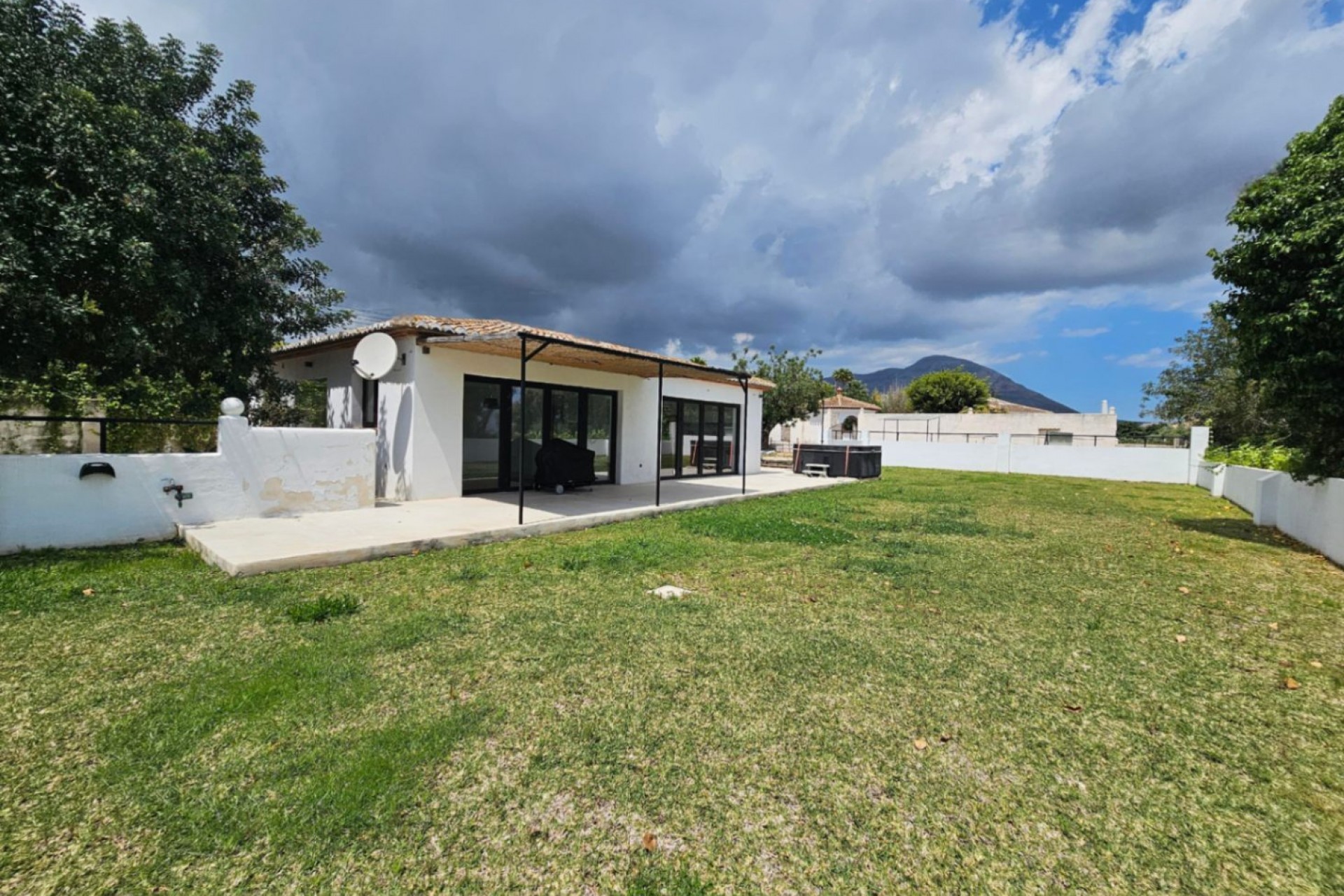 Återförsäljning - Villa -
Jávea - Costa Blanca