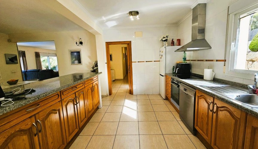 Återförsäljning - Villa -
Jávea - Costa Blanca