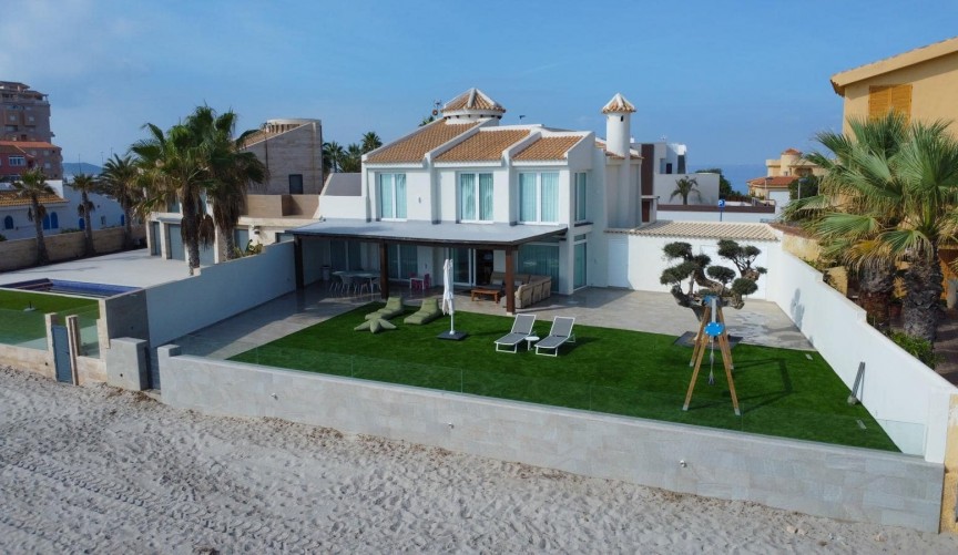 Återförsäljning - Villa -
La Manga del Mar Menor - Costa Calida