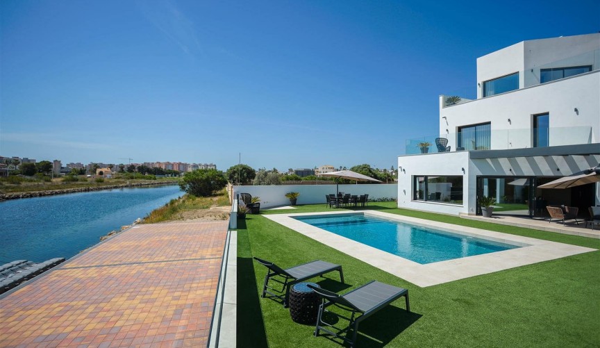 Återförsäljning - Villa -
La Manga del Mar Menor - Costa Calida